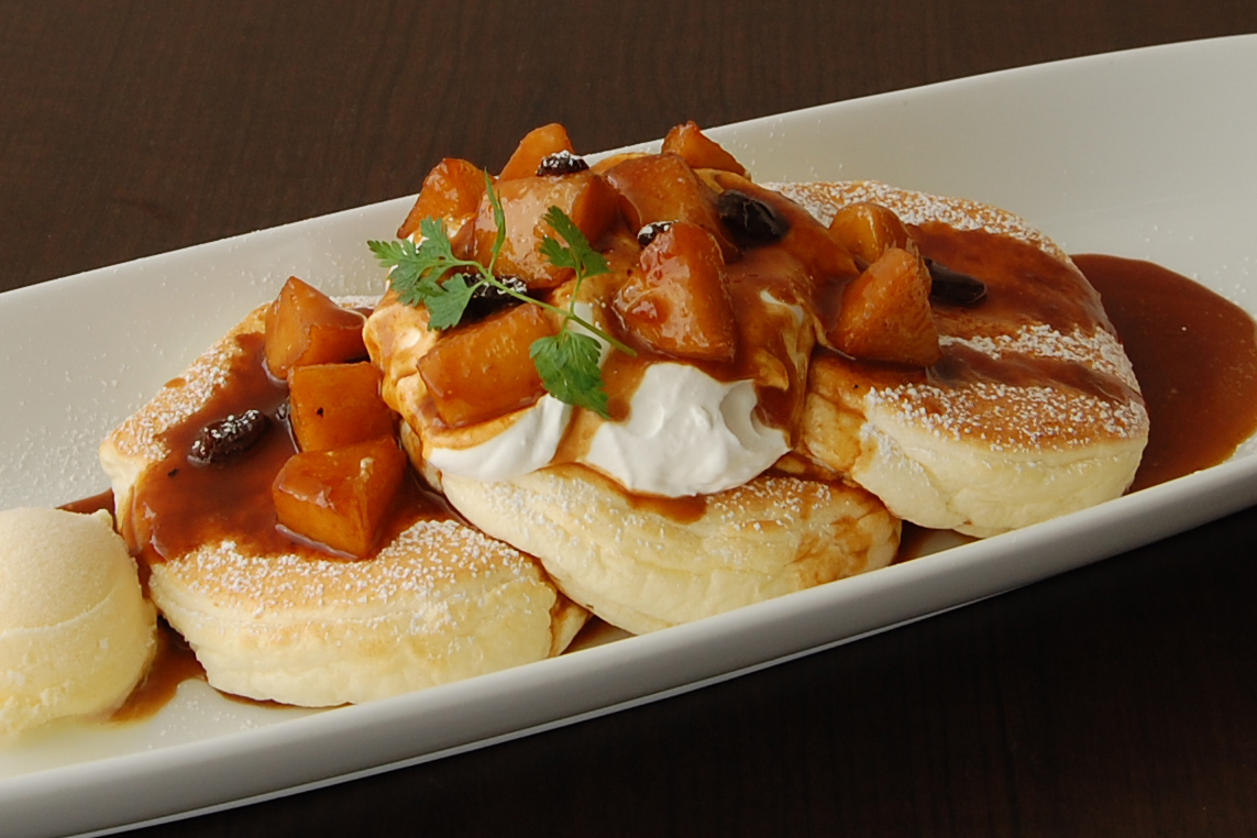 焼きりんごのキャラメリゼ〜バニラアイス付〜　(1200円)