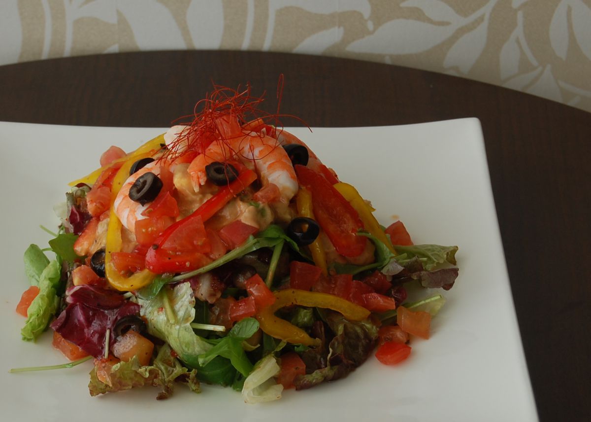 エビアボカドのサラダ（900円）