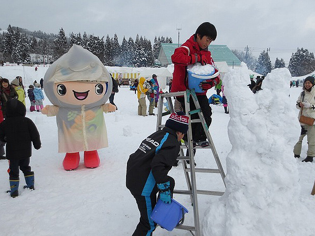 えちご川口雪積み合戦