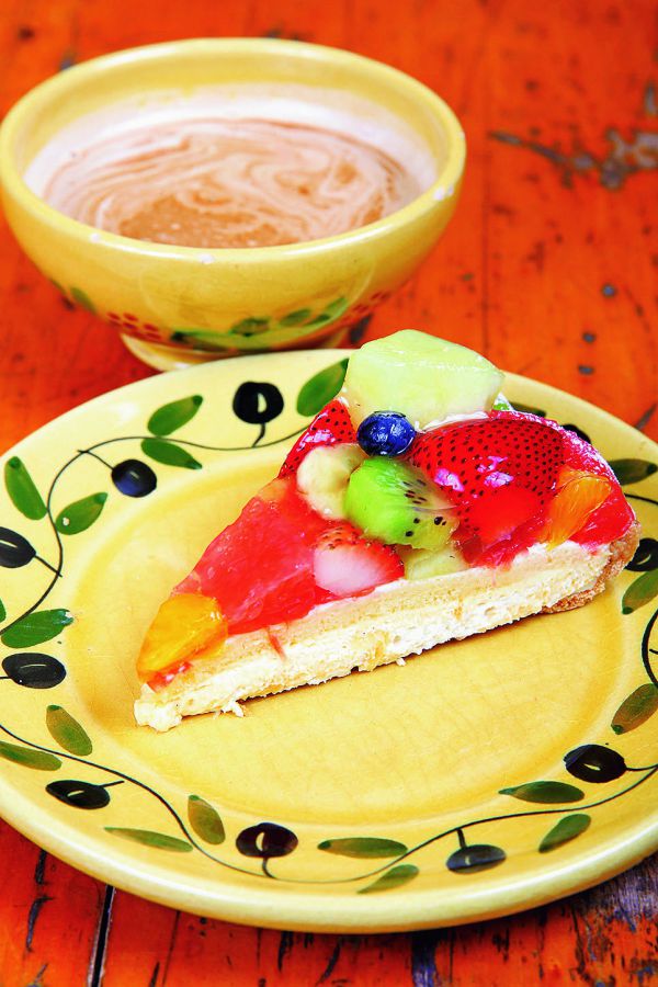 カフェオレ　648円 ／タルト・メリメロ　734円