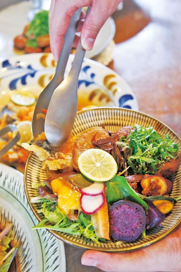 まんぷく島の昼ごはん　1250円