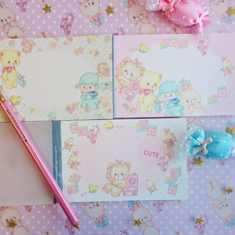 メモ帳 各550円（税込）