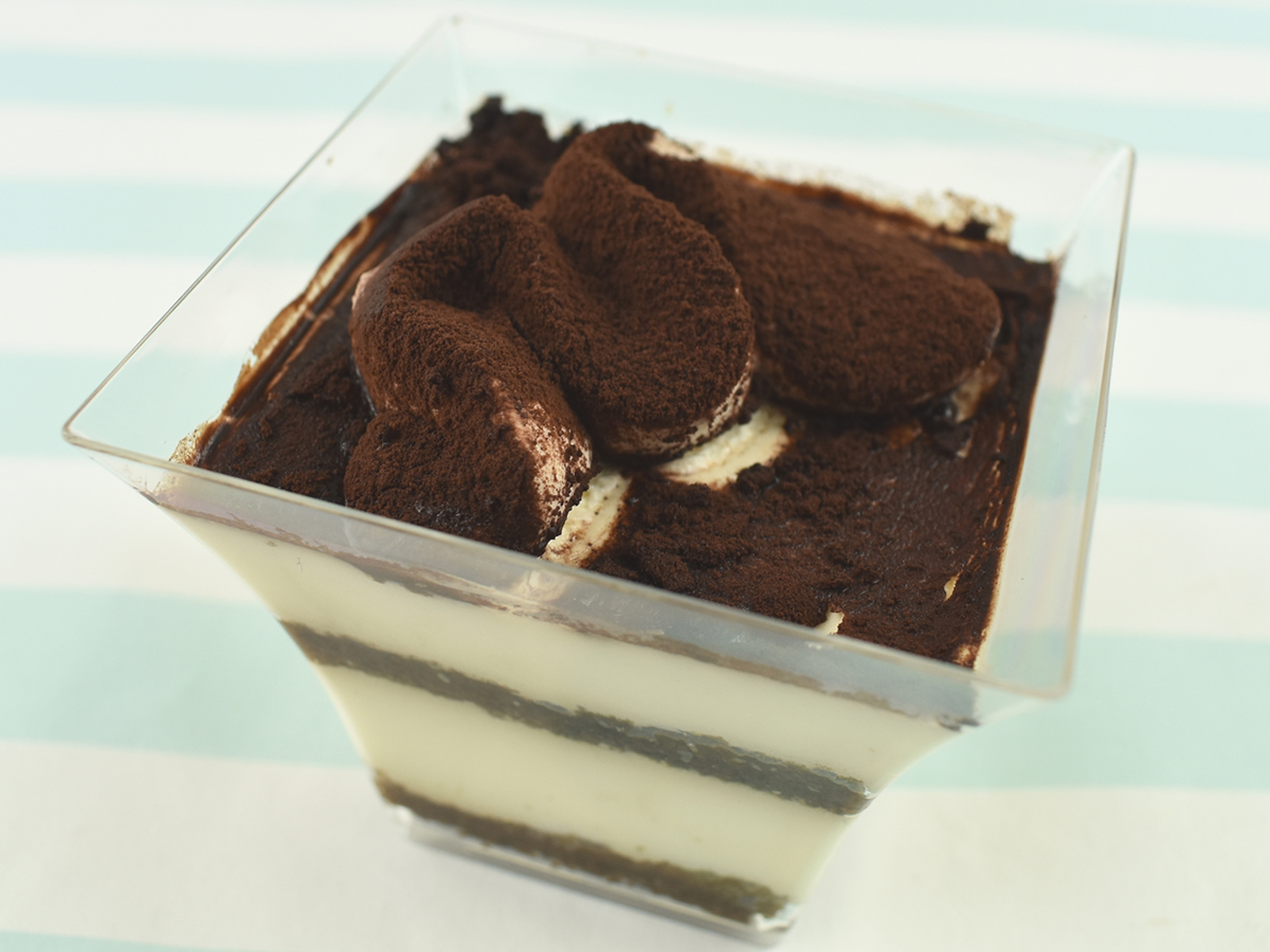 ファミマ「冬のティラミス」実食レビュー！甘さ＆苦さの絶妙なハーモニーとふわふわなくちどけを堪能♡