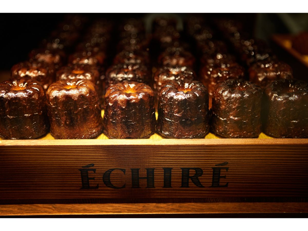 「カヌレ・エシレ」450円（税別）一人4点まで<br />エシレ・パティスリー オ ブール 東急フードショー エッジ店