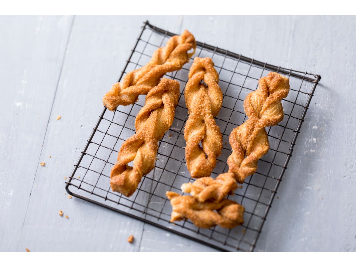 「エシレ フィユタージュ トルナード」1400円（税別）エシレ・パティスリー オ ブール 東急フードショー エッジ店