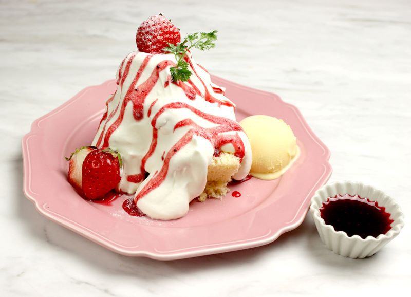 いちごの ふわふわ シフォン ケーキ　1080円