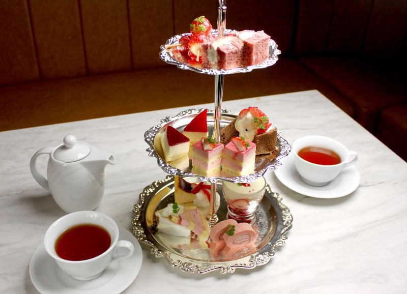 いちごづくしのハイティー（紅茶の飲み放題付き）　2名分 2300円