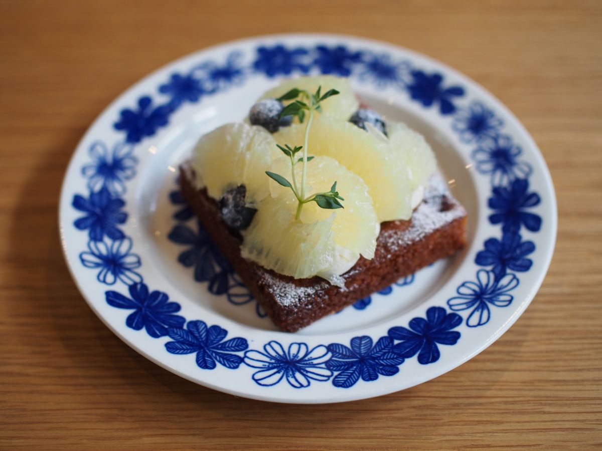 文旦とブルーベリーのクリームチーズタルト