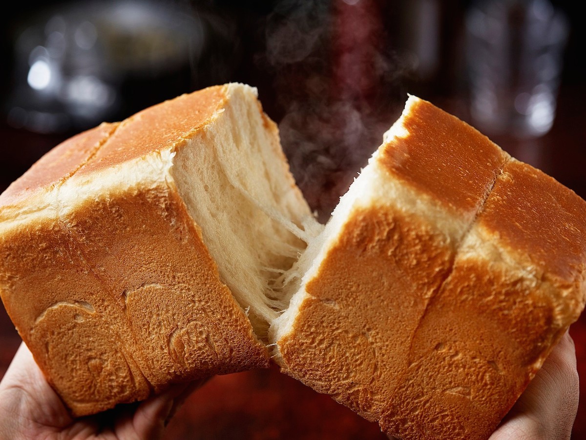 関西で連日行列の「高級パン専門店 嵜本」が新宿にオープン！