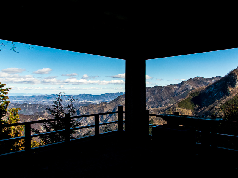 絵画を観ているような「遥拝殿」の光景