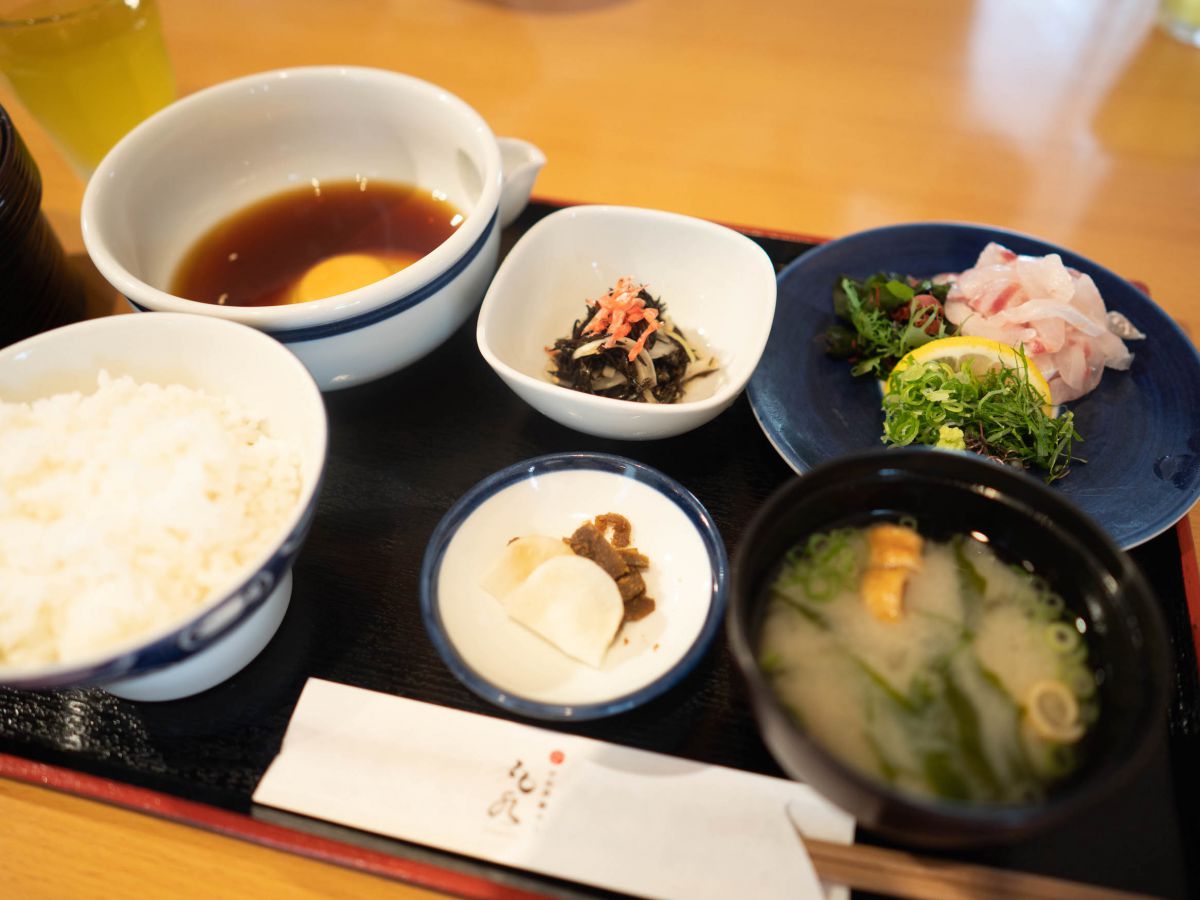 宇和島鯛めし 養殖 1600円（税別）天然真鯛のため時価