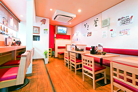 小町通りの路地裏にひっそり立つ人気店