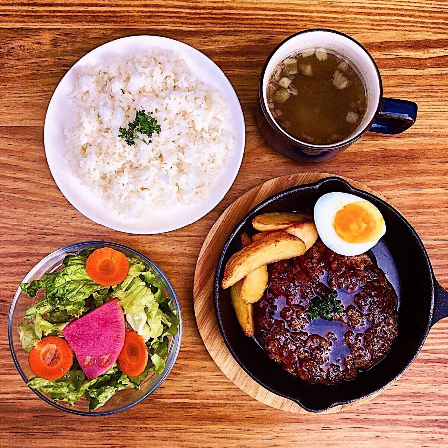 ビーフ100％手ごねハンバーグ