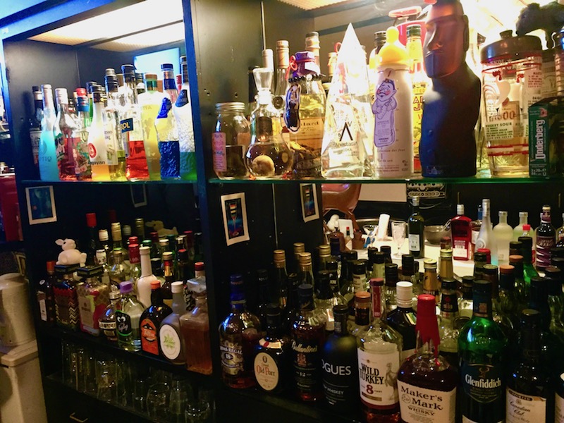 禁煙カクテルバーおおしか店内