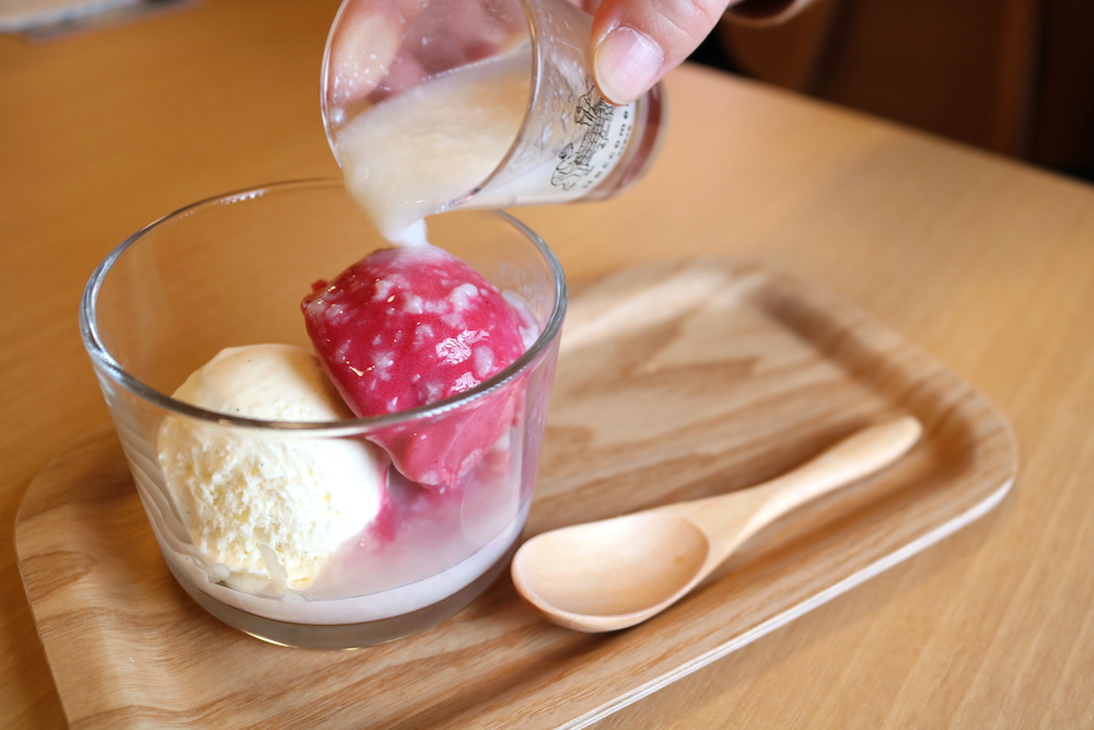 カシスとバニラの甘酒アフォガード550円