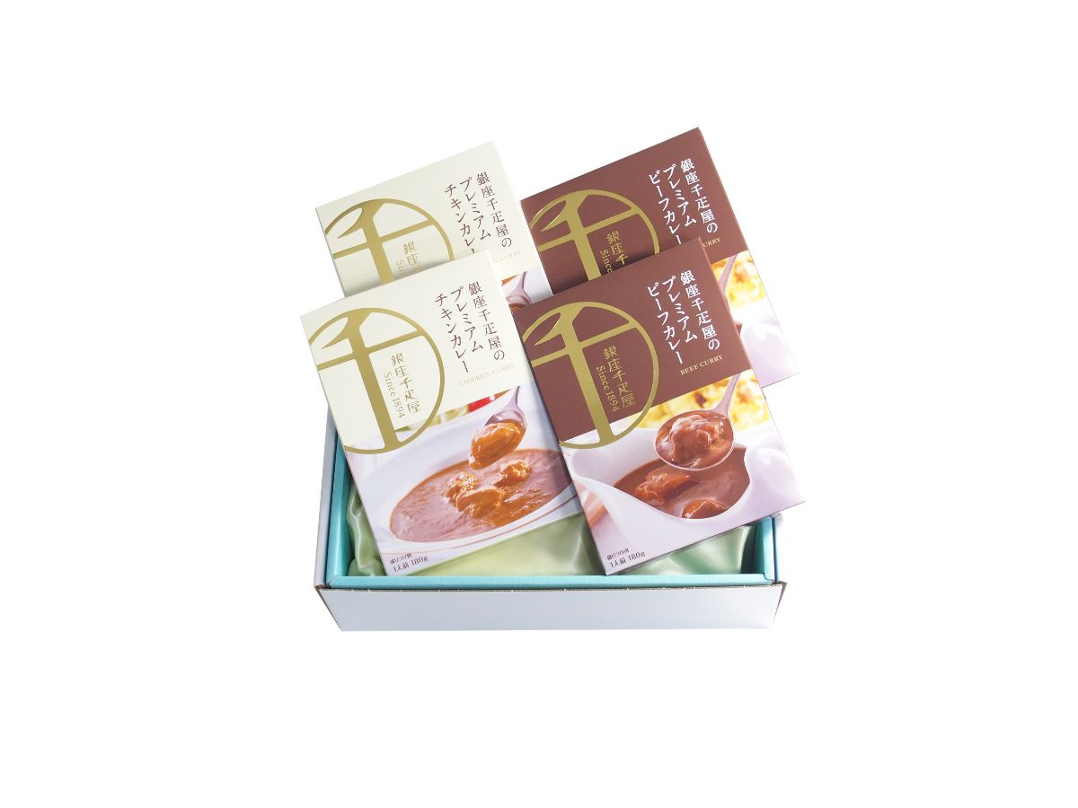 銀座千疋屋のプレミアムビーフカレー&チキンカレー  各180g４箱入 4212円（税込）/ 銀座千疋屋