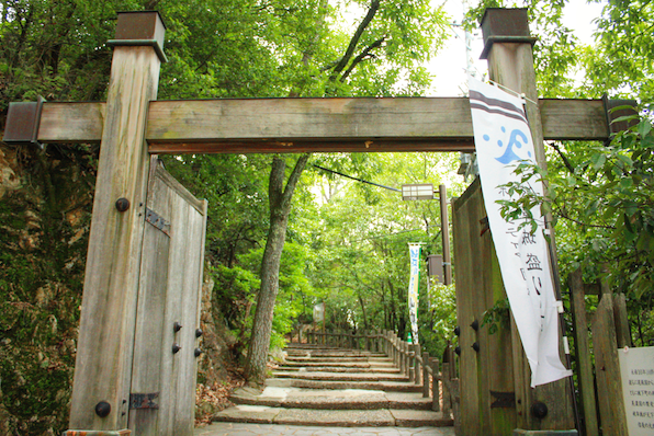 光秀が青年期までを過ごした美濃国（現在の岐阜県）「稲葉山城（現在の岐阜城）」