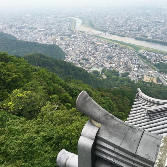 稲葉山城（現在の岐阜城）天守から見た長良川の眺望