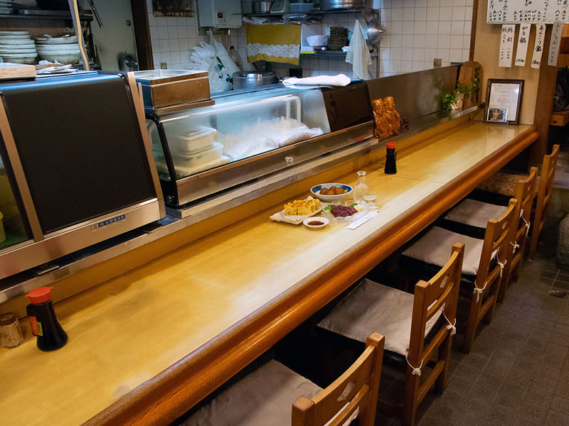 ドラマの主役⁉カウンターのワカコの定席