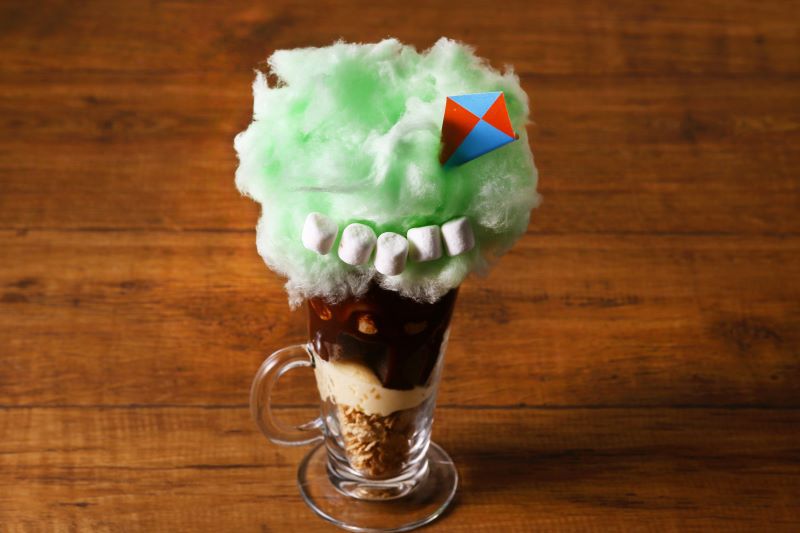 「凧食いの木のサンデー」980円