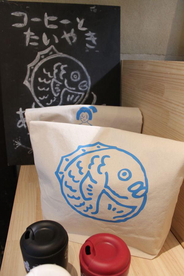 キャンバストートバッグ　1540円