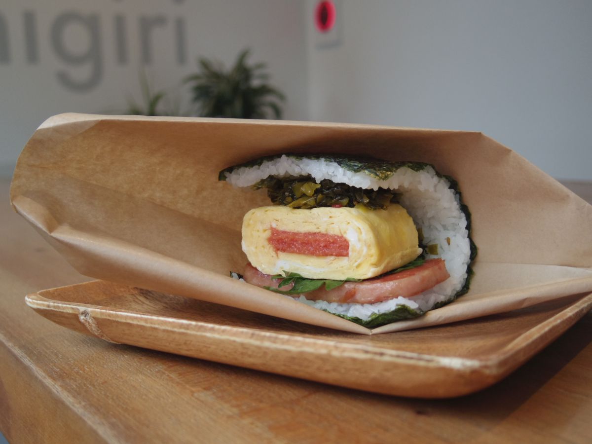 博多限定「博多めんたま」400円。明太子の元祖「ふくや」の明太子を使用