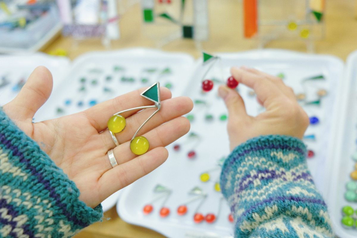 ステンドグラス製作体験（体験料金1500円～4500円）