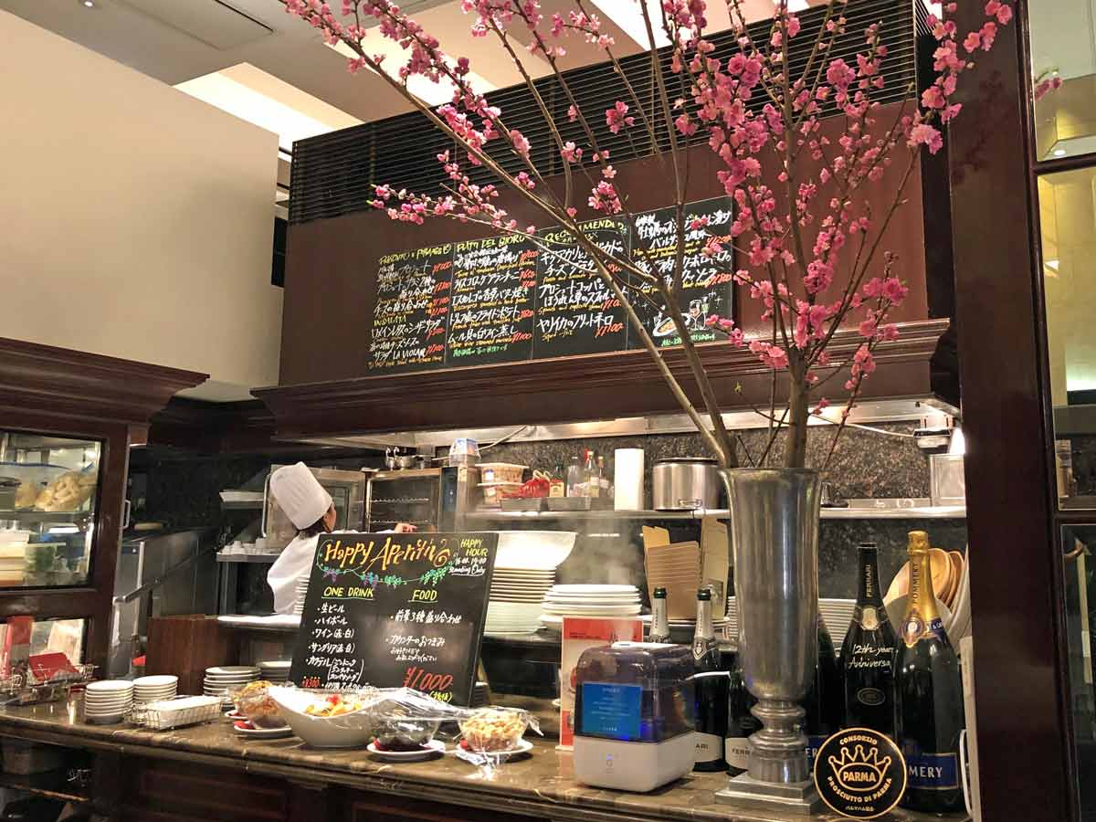 花の飾られた店内