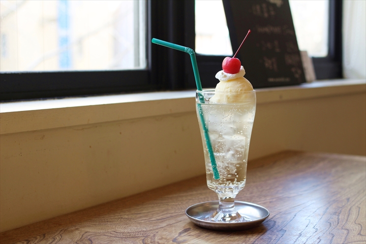 白いメロンソーダ 902円