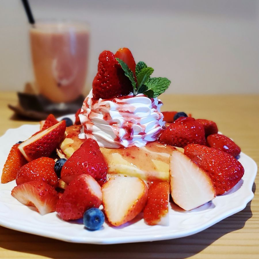 「いちごパンケーキ1000円」 ※カフェタイム限定。2020年3月下旬ごろ（予定）までのメニュー