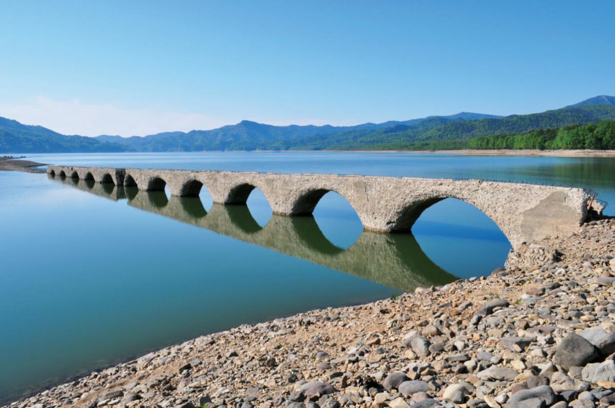 写真は、「タウシュベツ川橋梁」