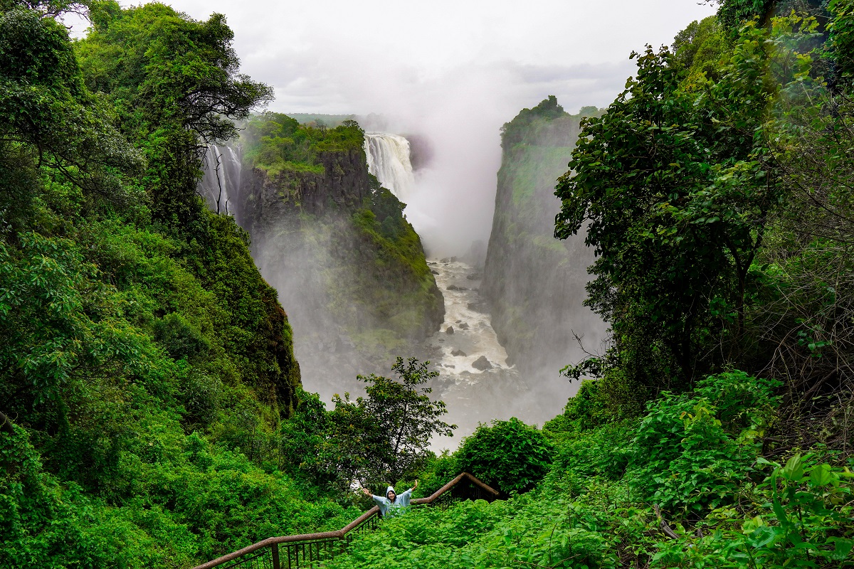 レインジャケット必須です