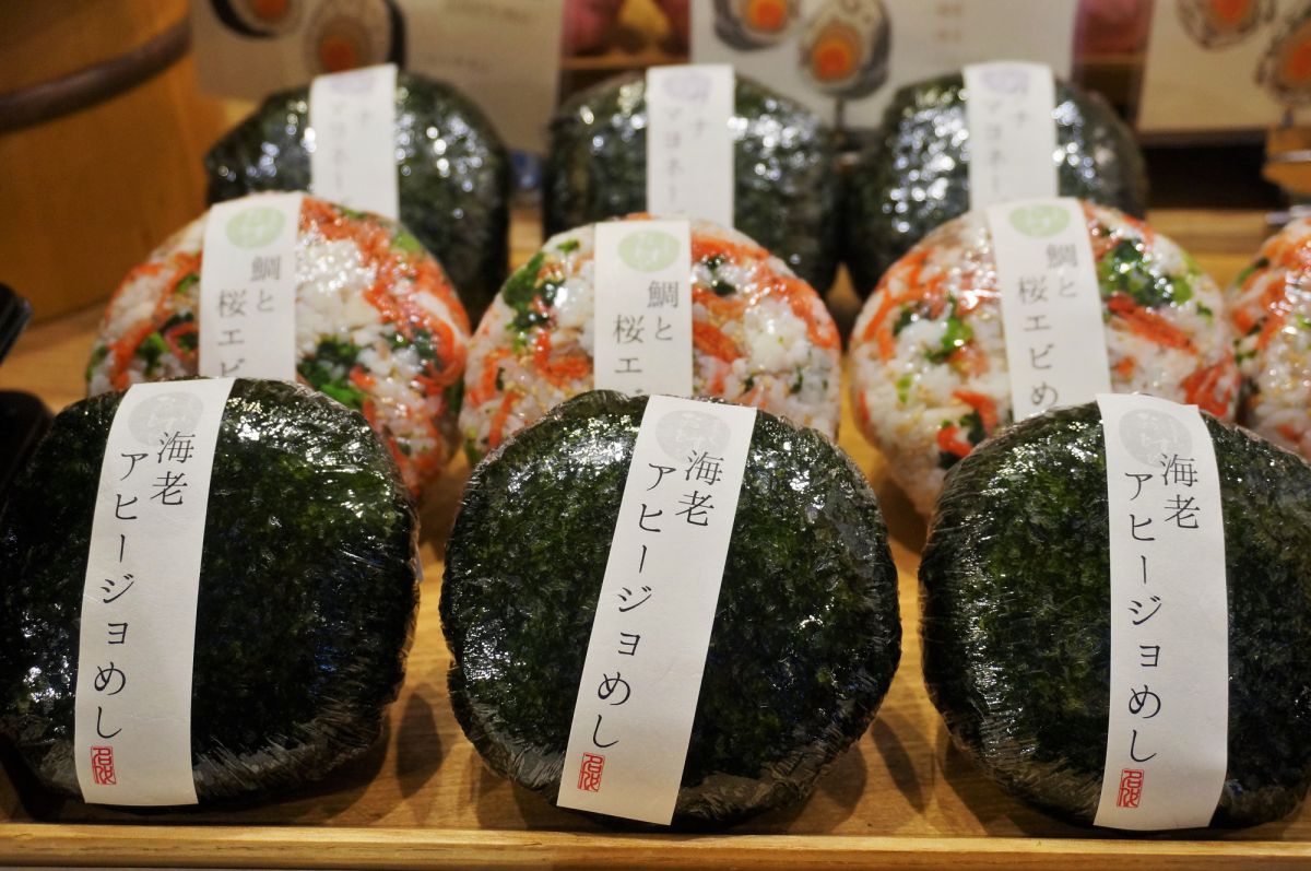 どんぶり飯1杯分の圧倒的ボリューム！TV紹介もされた売切必至の