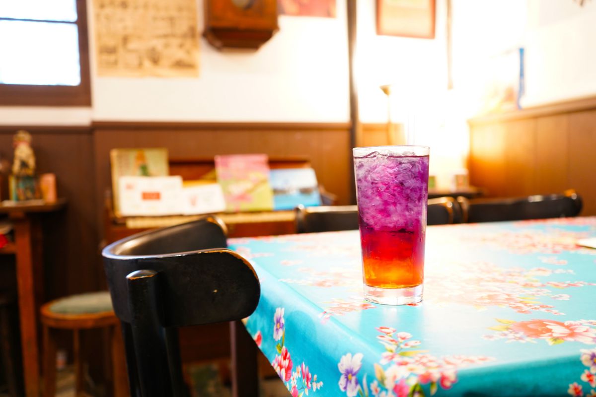 蝶豆花茶（ディエドゥホアチャ）600円