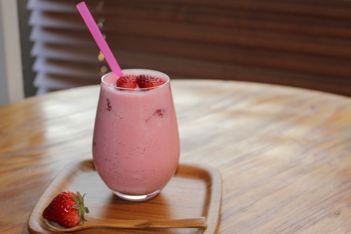 つぶつぶ苺のスムージー　550円