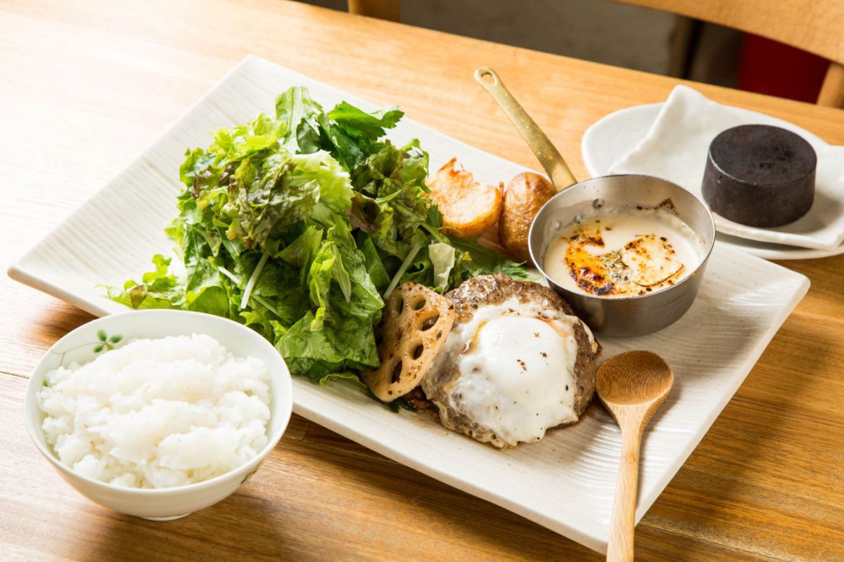 色々チーズの濃厚ハンバーグ 十勝ハーブ牛」1780円