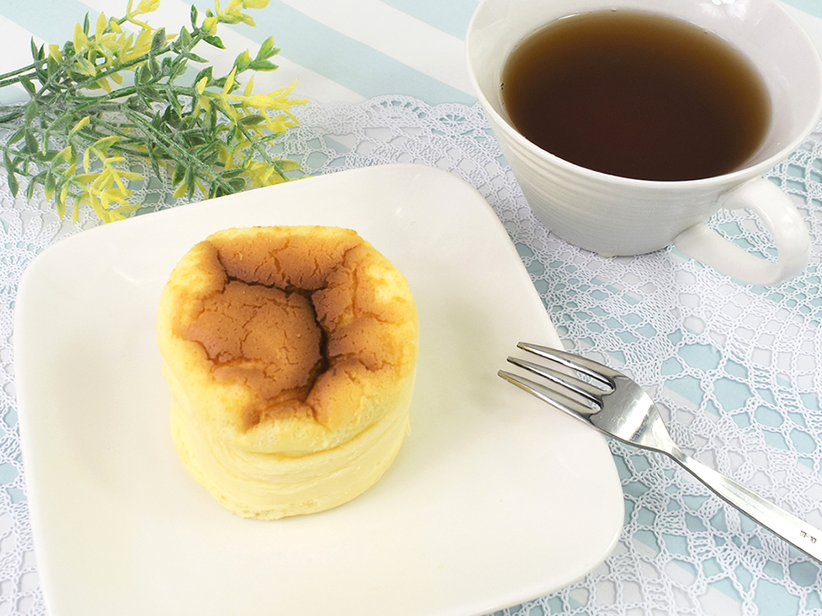 メレンゲ×チーズの新食感! 濃厚すぎるローソンのふわしゅわスフレ