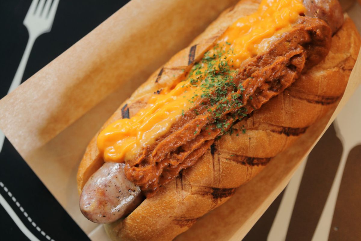 極太粗挽き旨みドッグ プレーン 680円（税別）