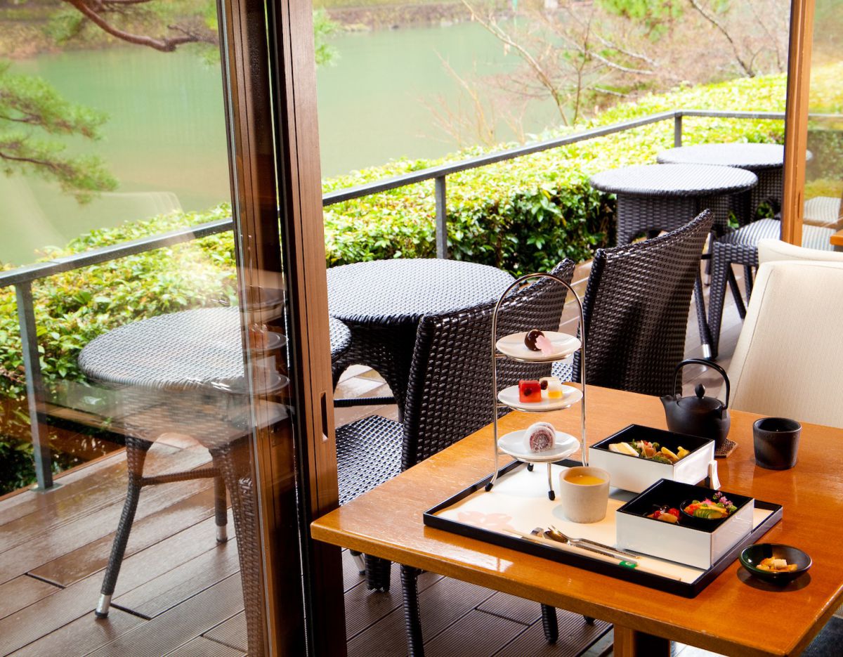 今が見頃！京都・嵐山のお花見できるカフェで、和のアフタヌーンティー