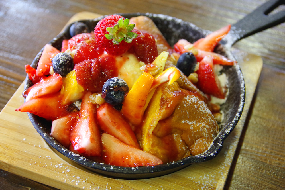 シフォンケーキのフレンチトースト（1200円）