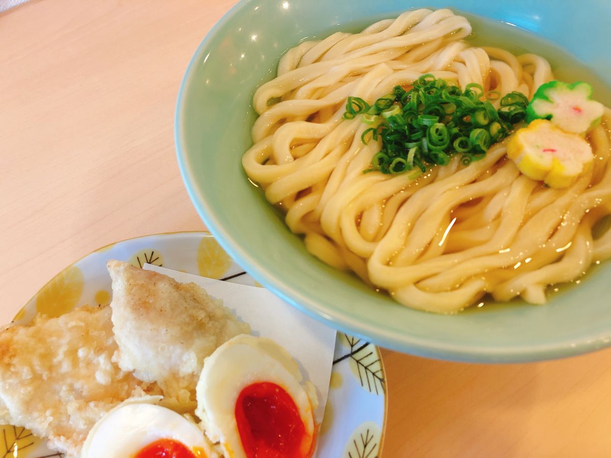 ふわふわとり天とこだわり卵の半熟玉子天のおうどん　900円（税別）