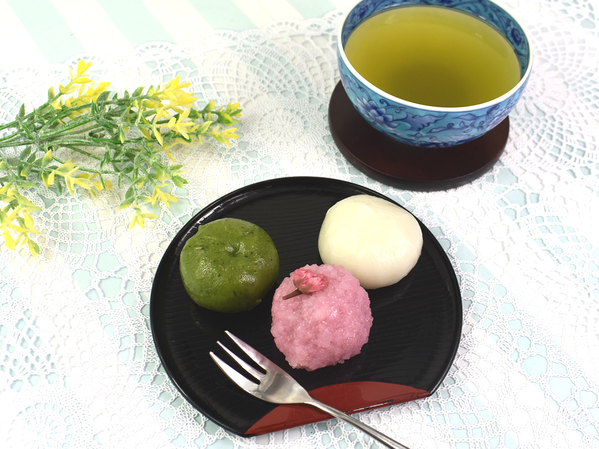 和スイーツで春を堪能！ 3種の味わいが楽しめるファミマスイーツ