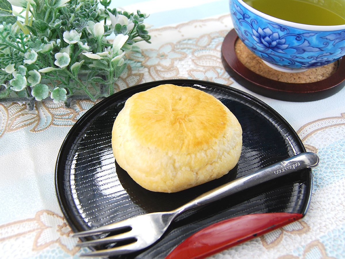 サクサク和風パイ！？ ファミマの「スイートポテトあんパイ」