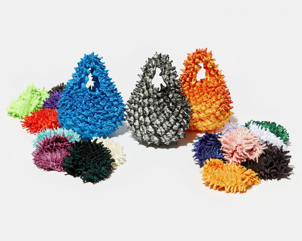 <BUNZABURO>　唄絞り プチバッグ（全50色）単色3800円、2色5500円