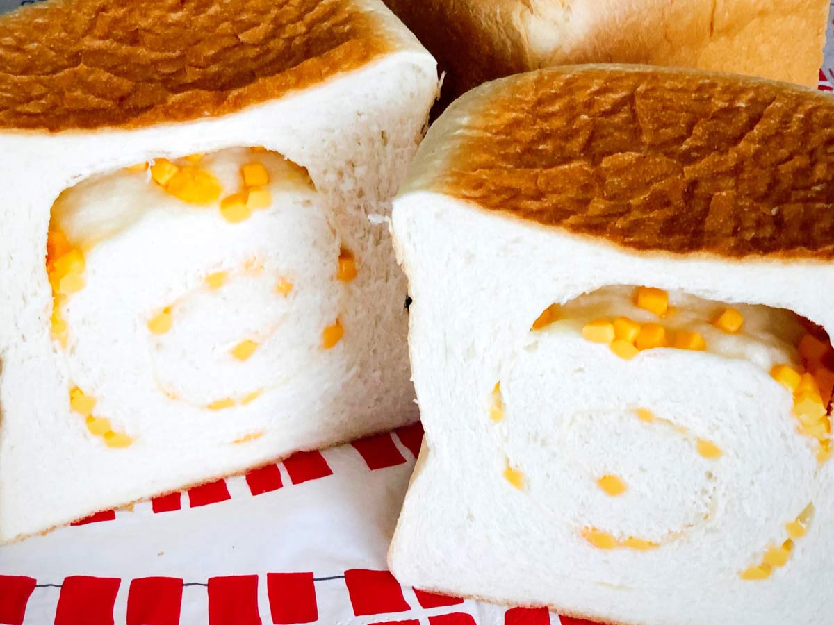 しっとりむっちり!噛みしめると旨味広がる焼きたて食パン専門店