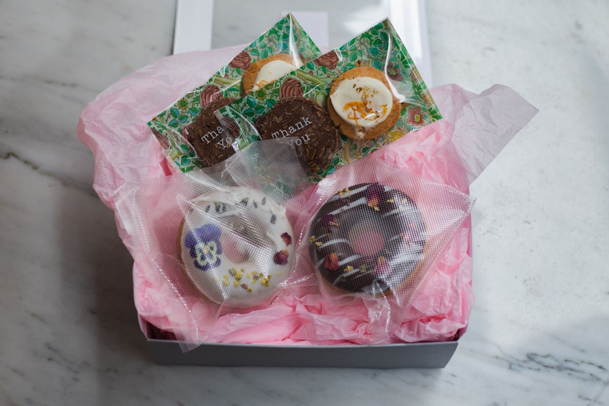 「ドーナツ2種＆クッキー2袋セット」1852円