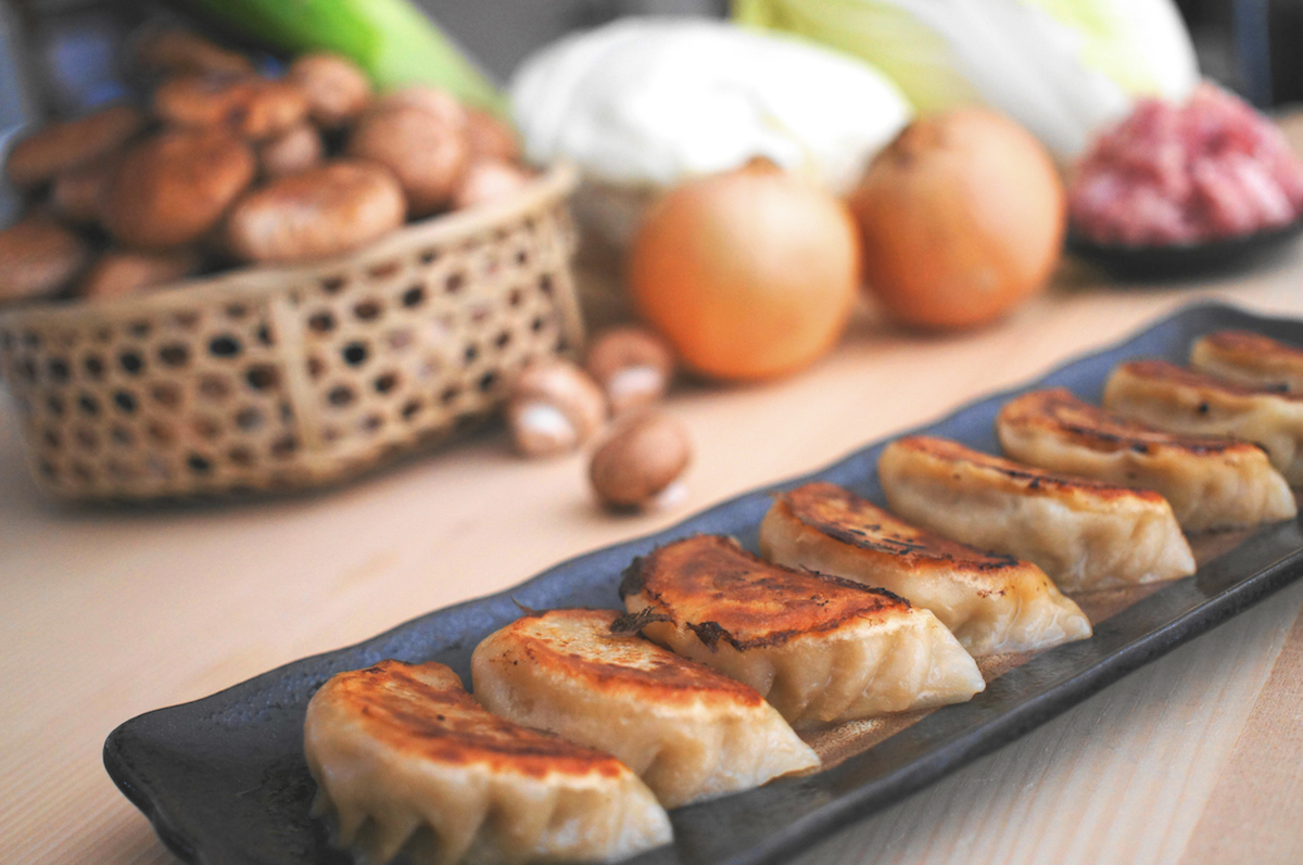 手打ち餃子 天のびろく