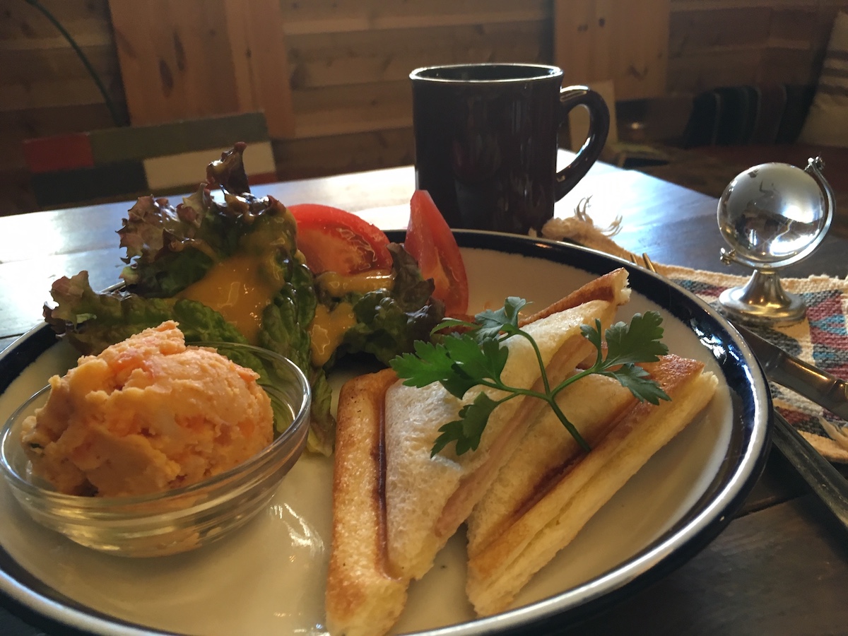 朝食は宿泊料金＋500円