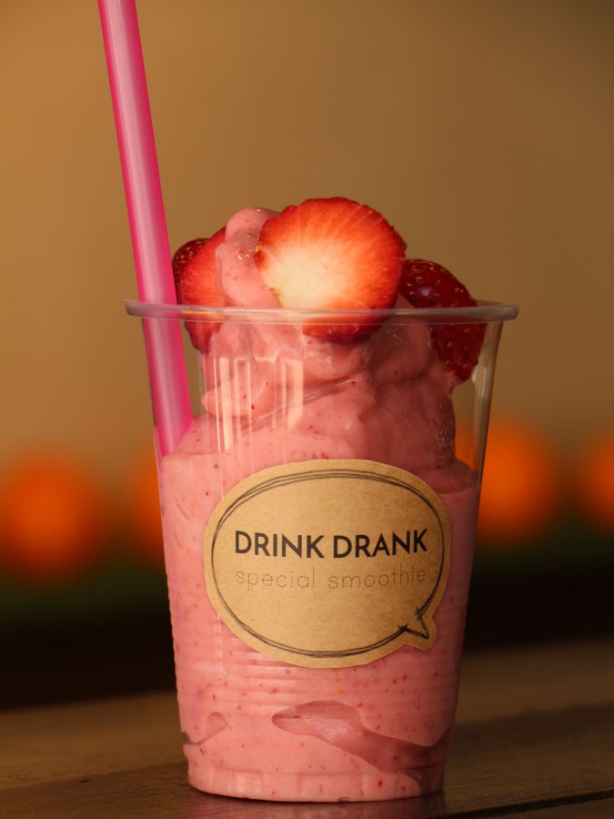 奈良産「古都華」のいちごスムージー（S630円、M750円）