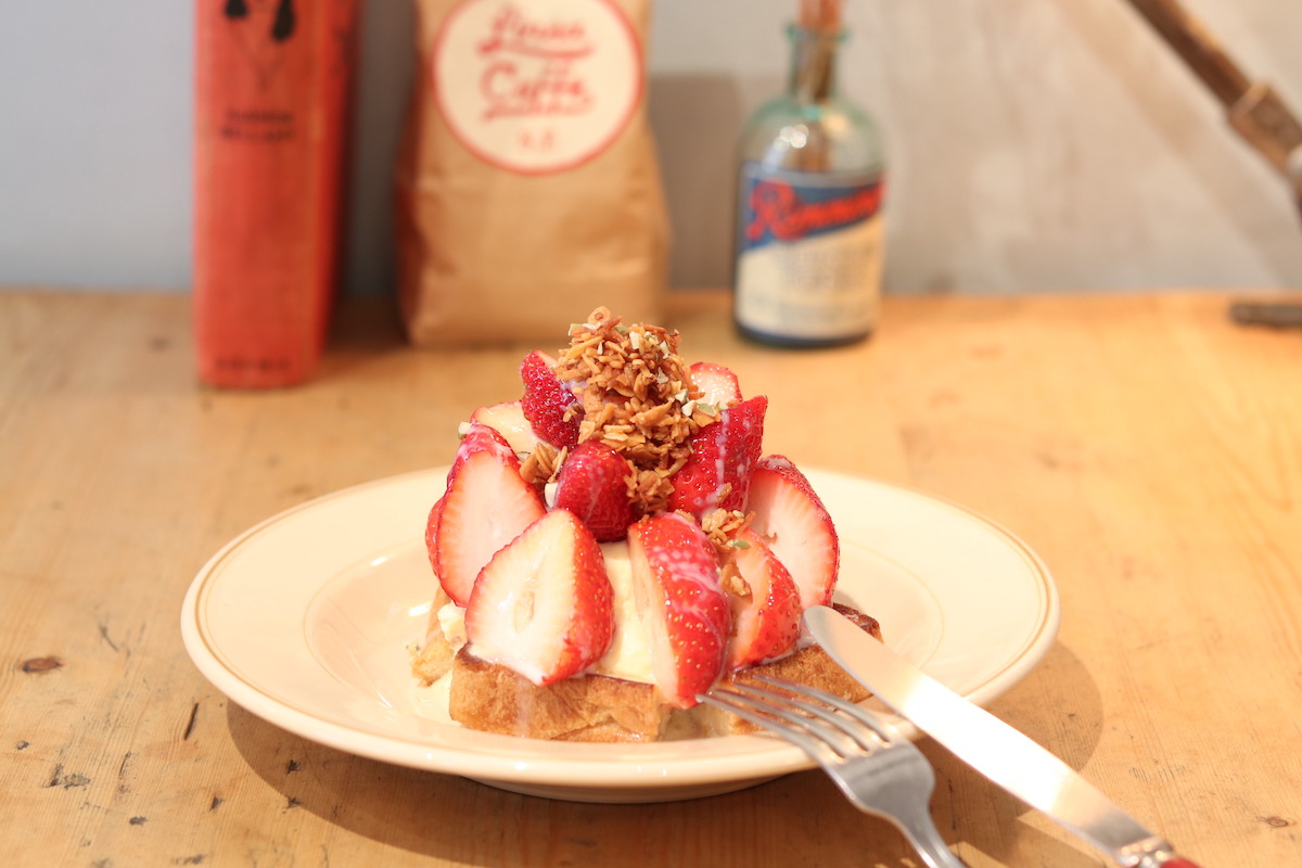 いちごトースト　1600円